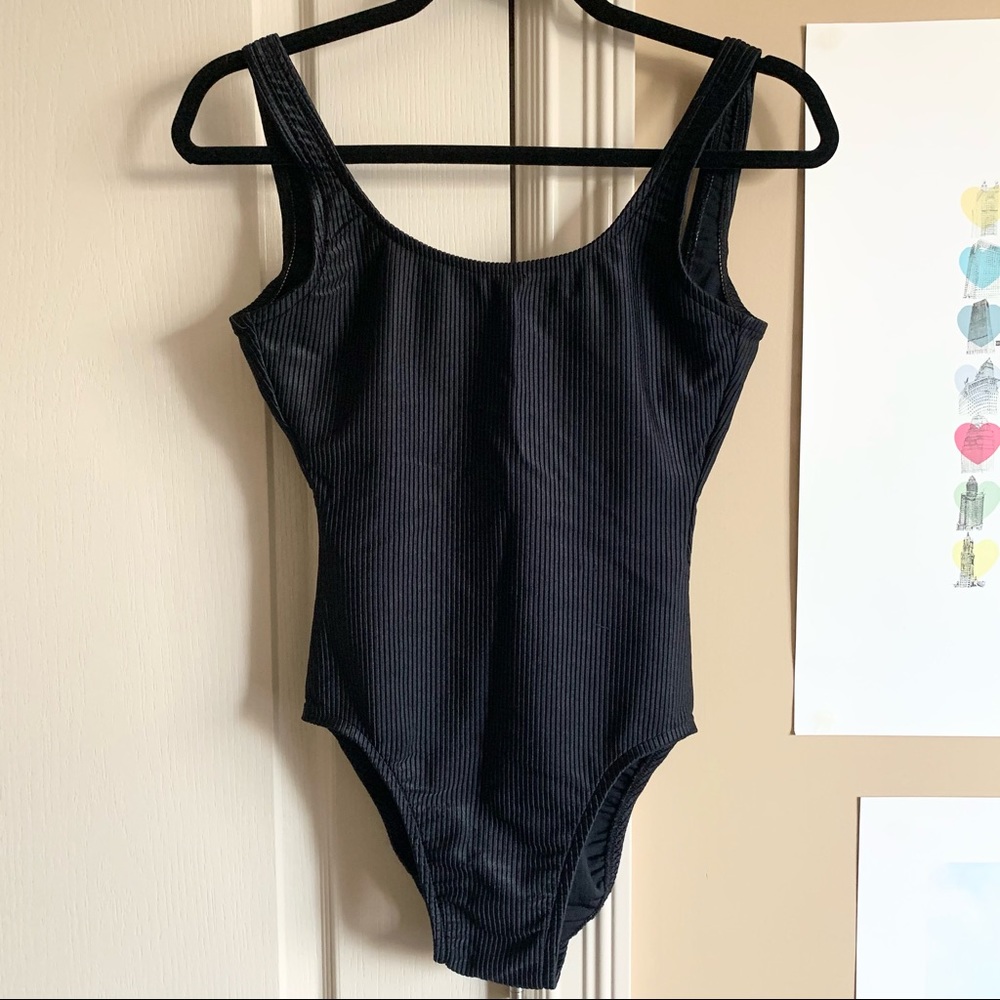 SOLD Vintage | Ribbed one piece bathing suit
